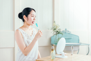 舌みがき、していますか？健康に差が出る“ひと手間”ケア