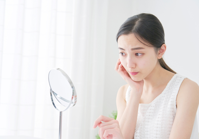テトラサイクリン歯の原因と治療法｜ホワイトニングで白くできる？